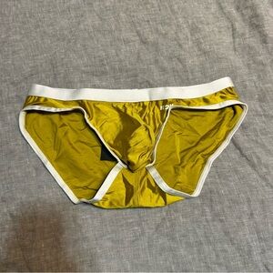 N2N Bodywear Gold Yellow Shiny Pouch Bikini Briefs Size Large NWT
